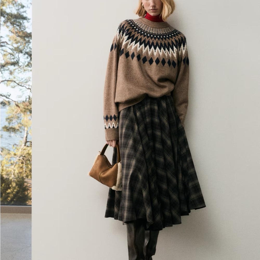 H&M NWOT Plaid A-Line Skirt - Black and Gray